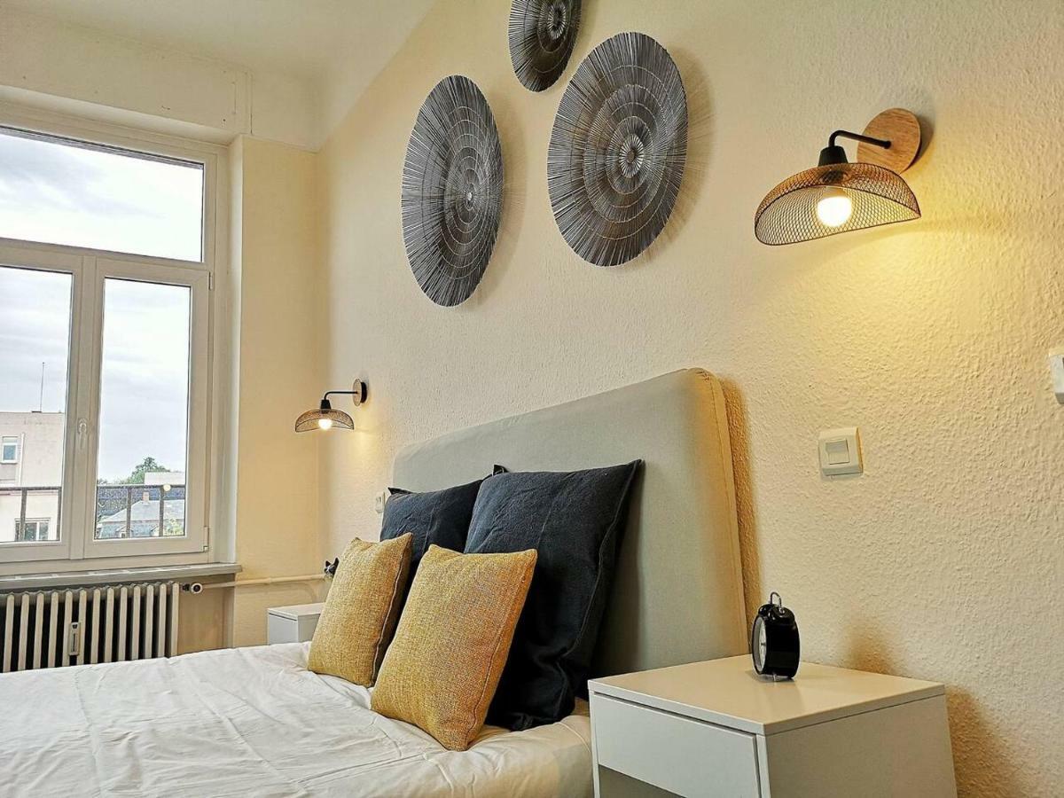 Le XI - Suite Colmar Gare - Parking Kültér fotó